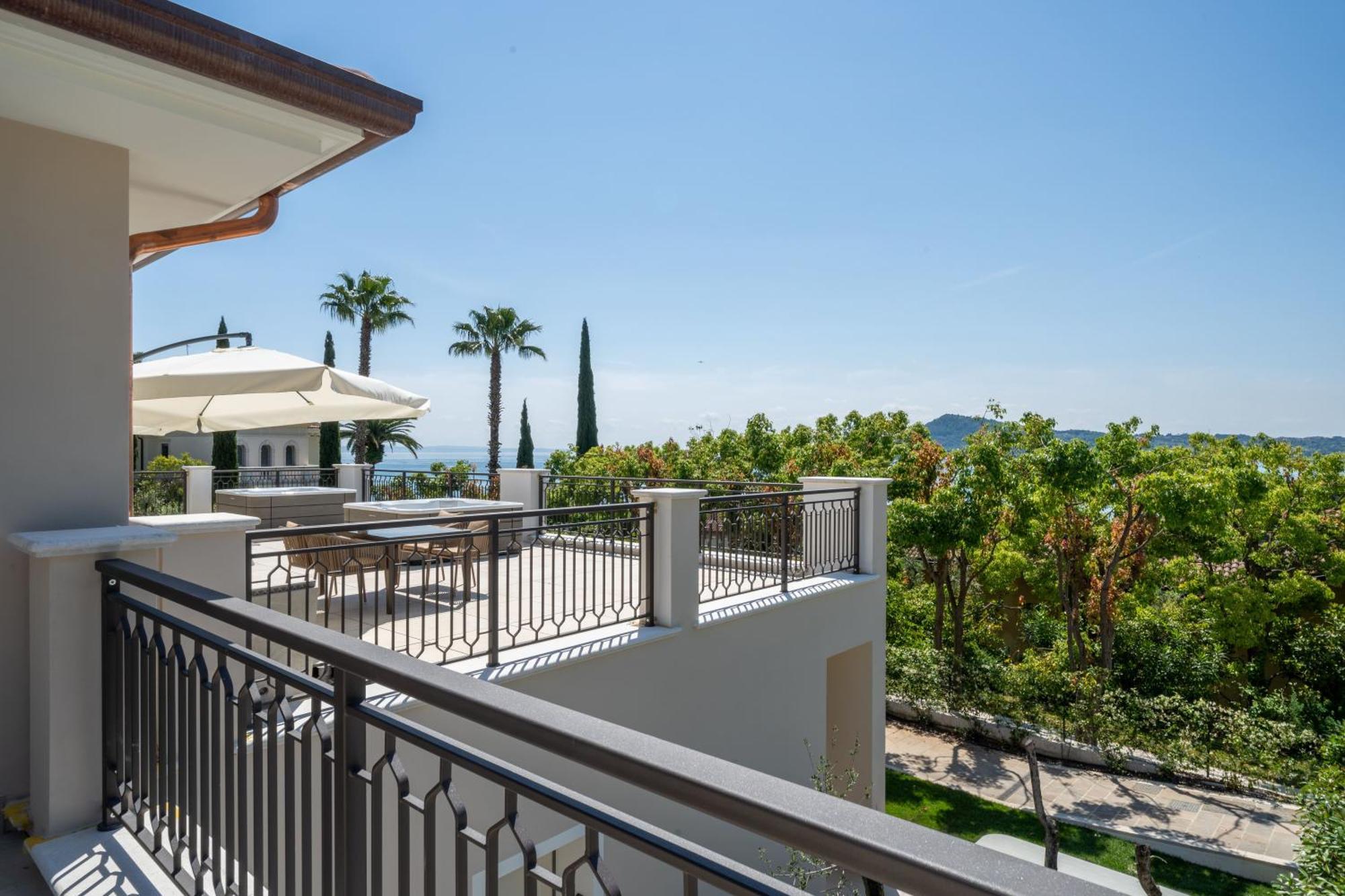 Villa Silvia Apartments San Felice del Benaco Eksteriør billede