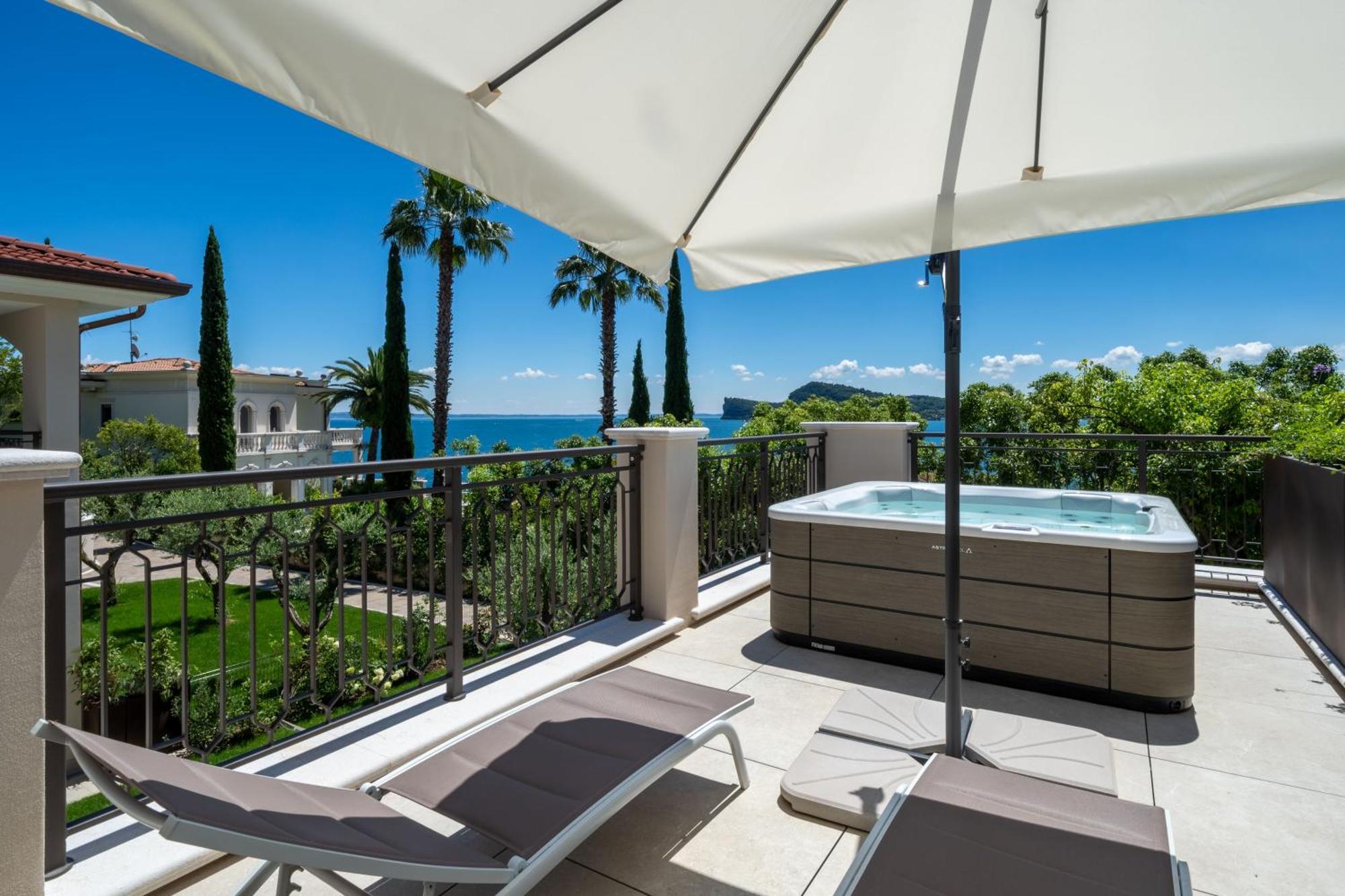 Villa Silvia Apartments San Felice del Benaco Eksteriør billede