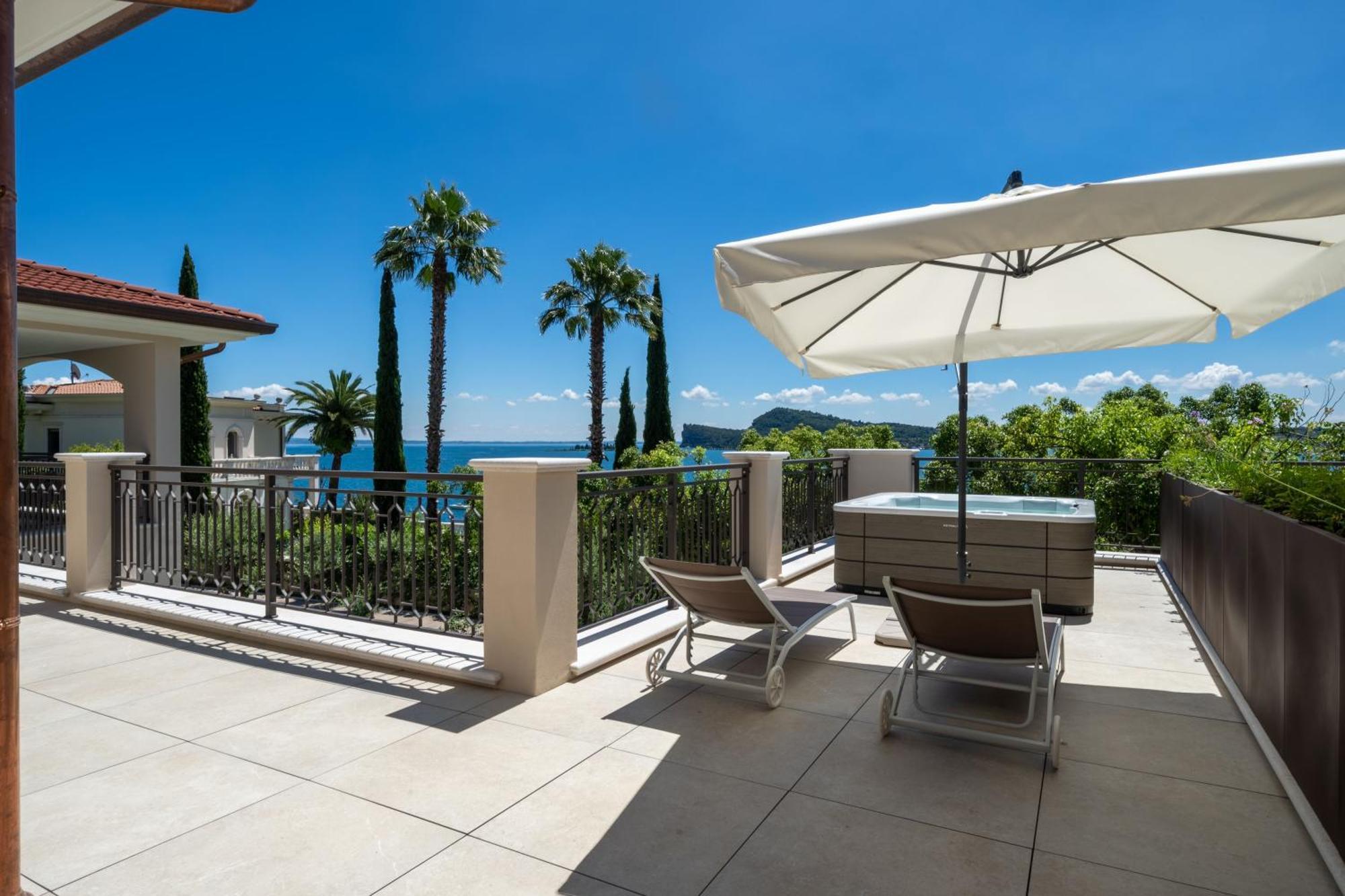 Villa Silvia Apartments San Felice del Benaco Eksteriør billede