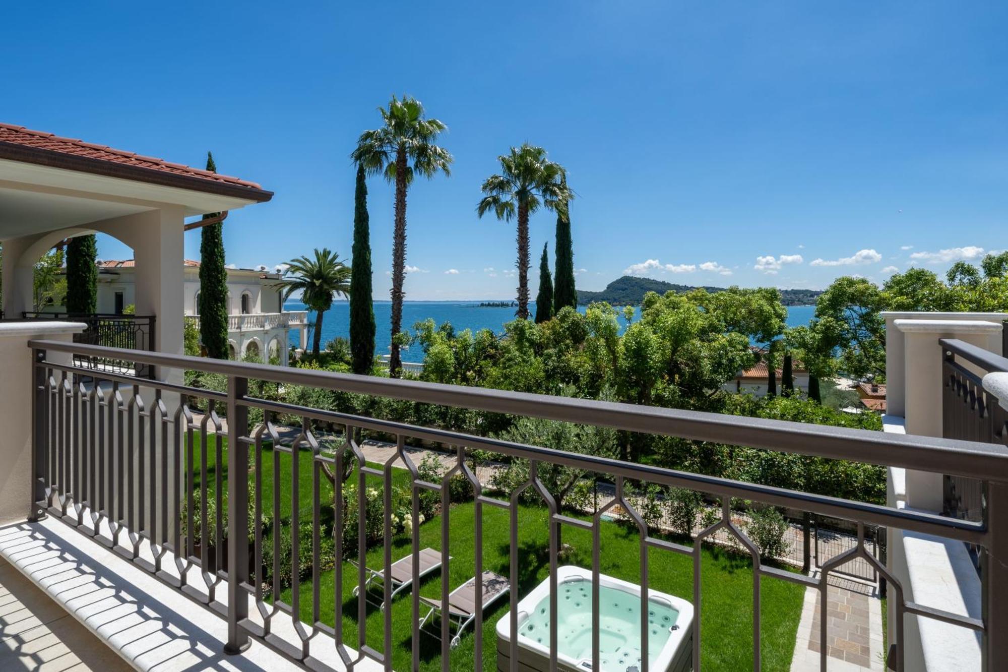 Villa Silvia Apartments San Felice del Benaco Eksteriør billede