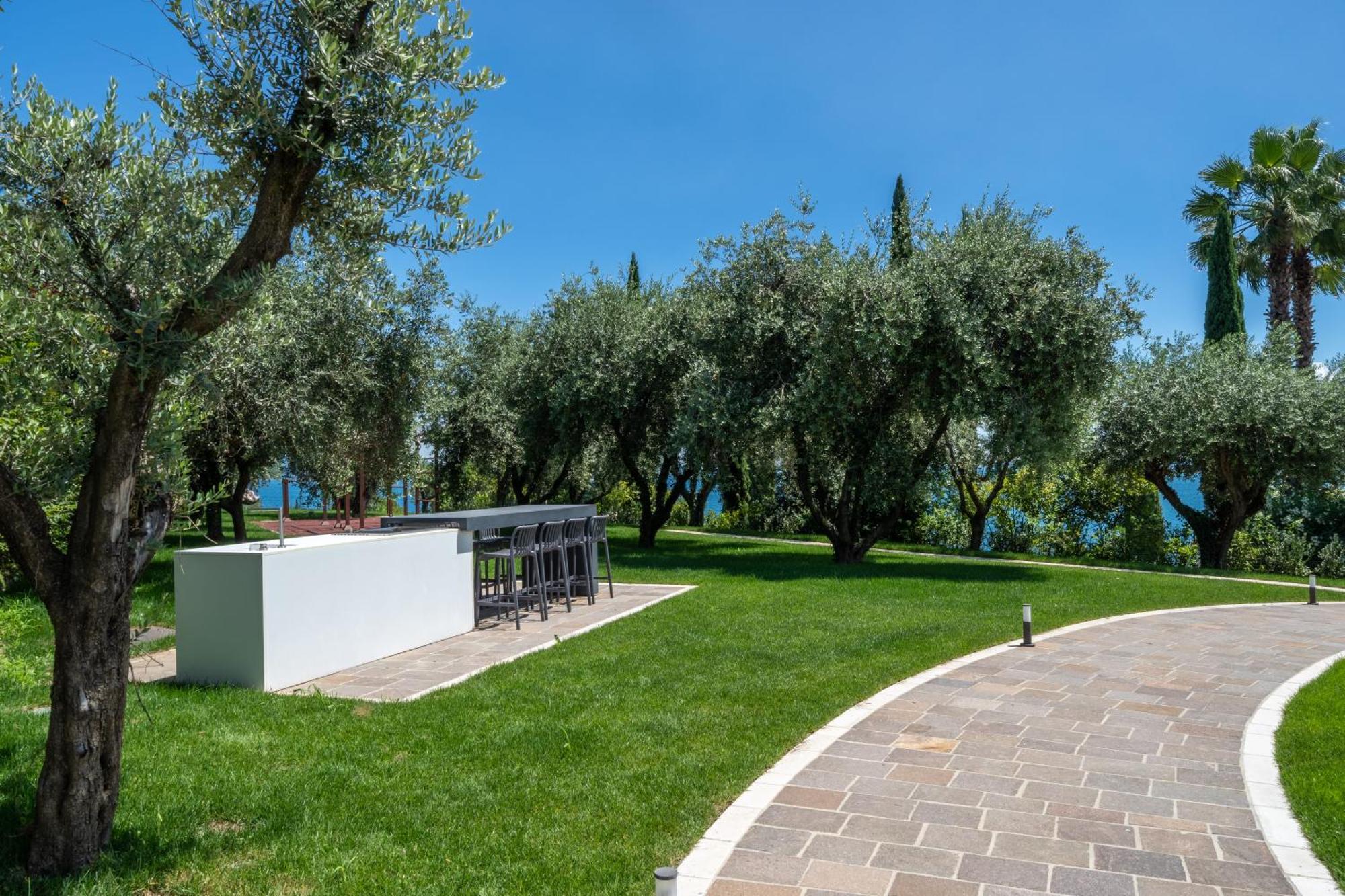 Villa Silvia Apartments San Felice del Benaco Eksteriør billede