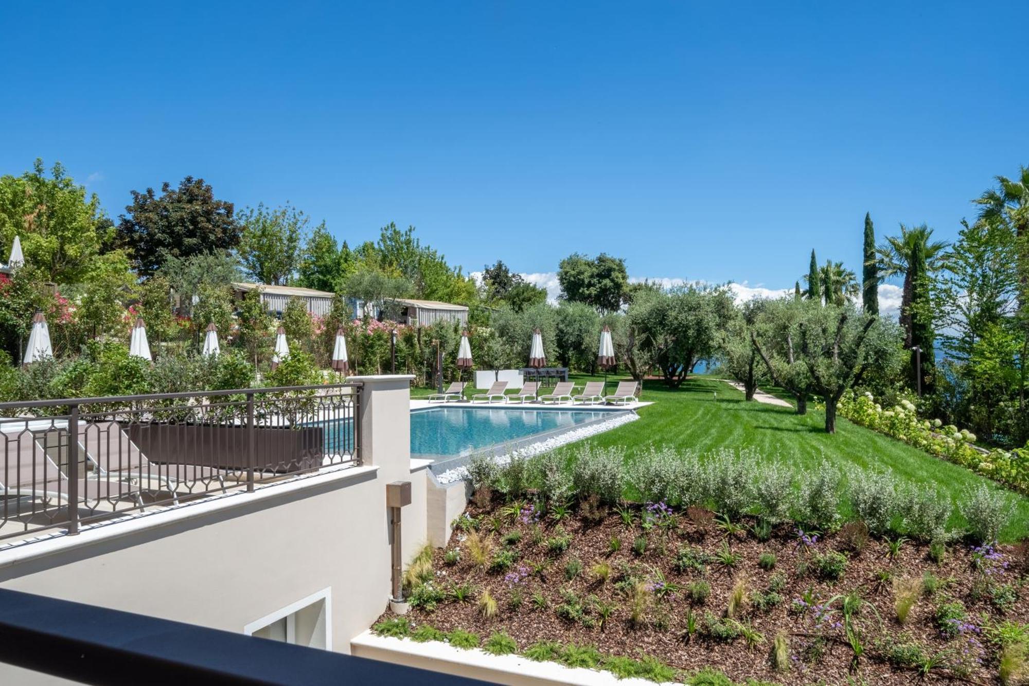 Villa Silvia Apartments San Felice del Benaco Eksteriør billede